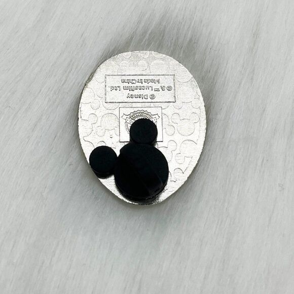 🔮 5/$25 Disney Star Wars Stormtrooper Easter Egg Pin - Picture 3 of 3